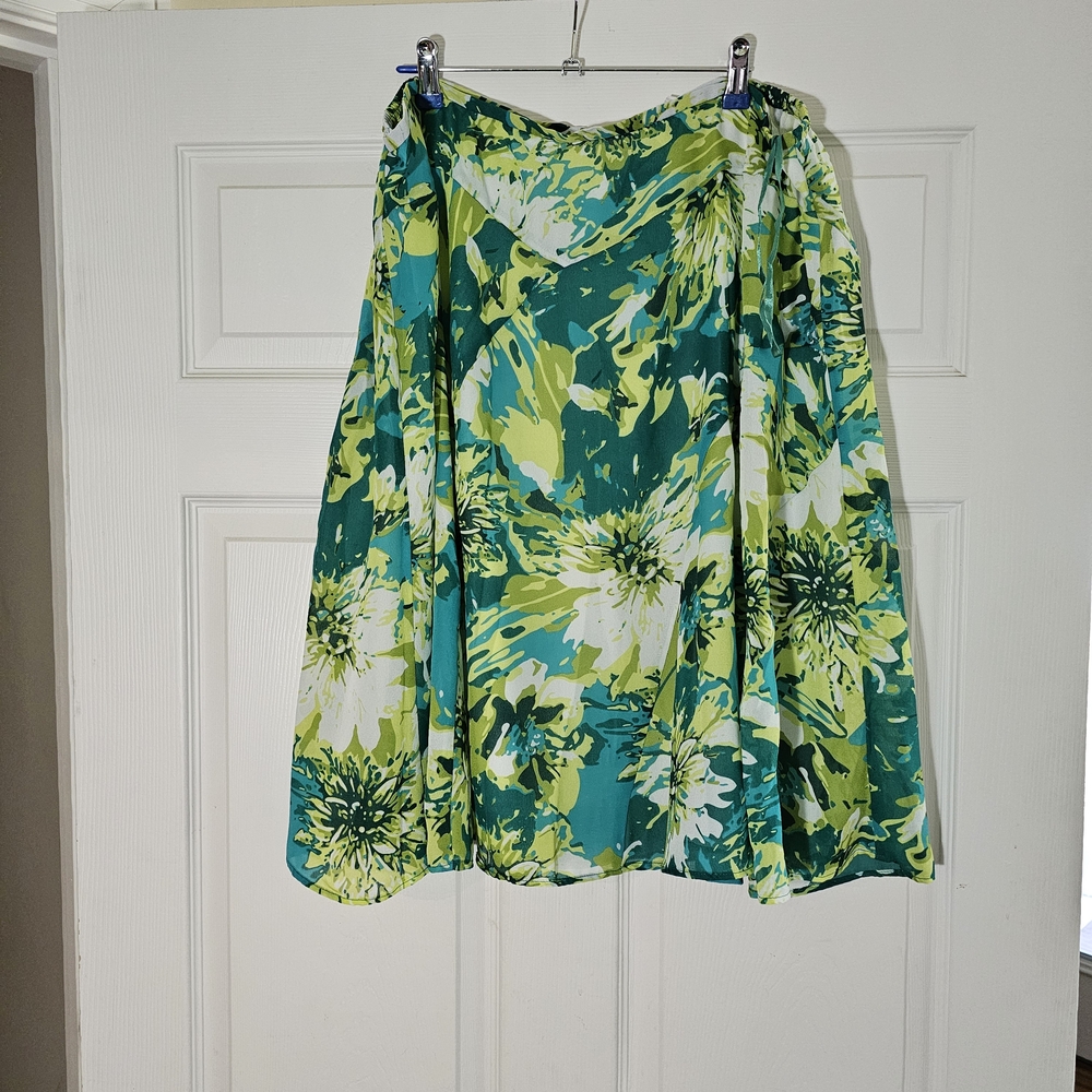 Women's Floral Green Skirt, Size